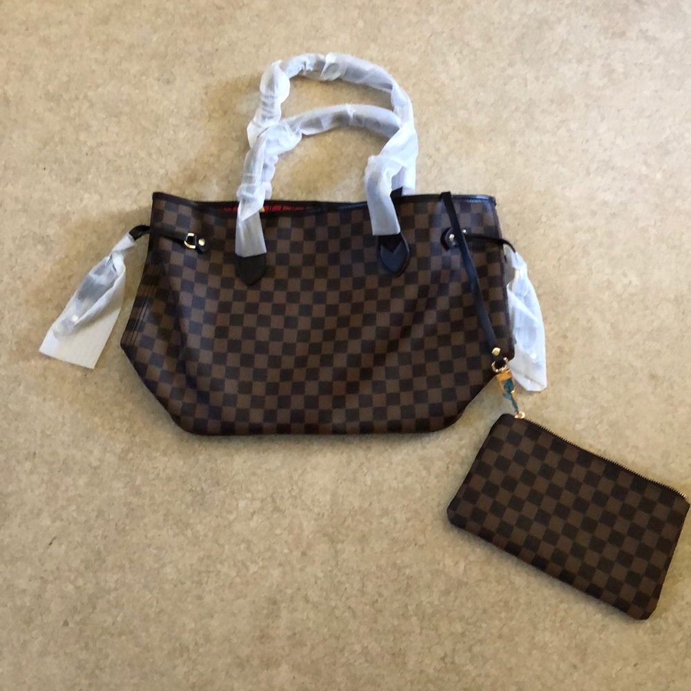 NWT Classic Fashion Shoulder Bag w/ Inner Pouch